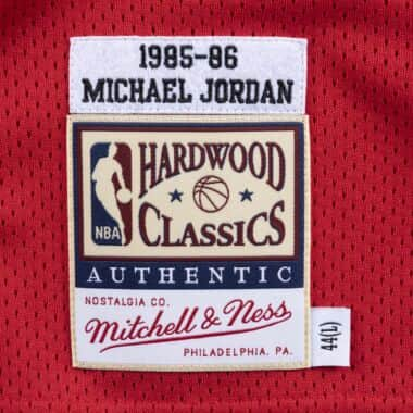 Authentic Jersey Chicago Bulls 1985-86 Michael Jordan