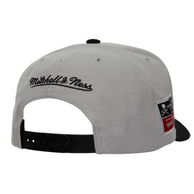 Mitchell & Ness X Mastermind Pro Snapback Cap Grey